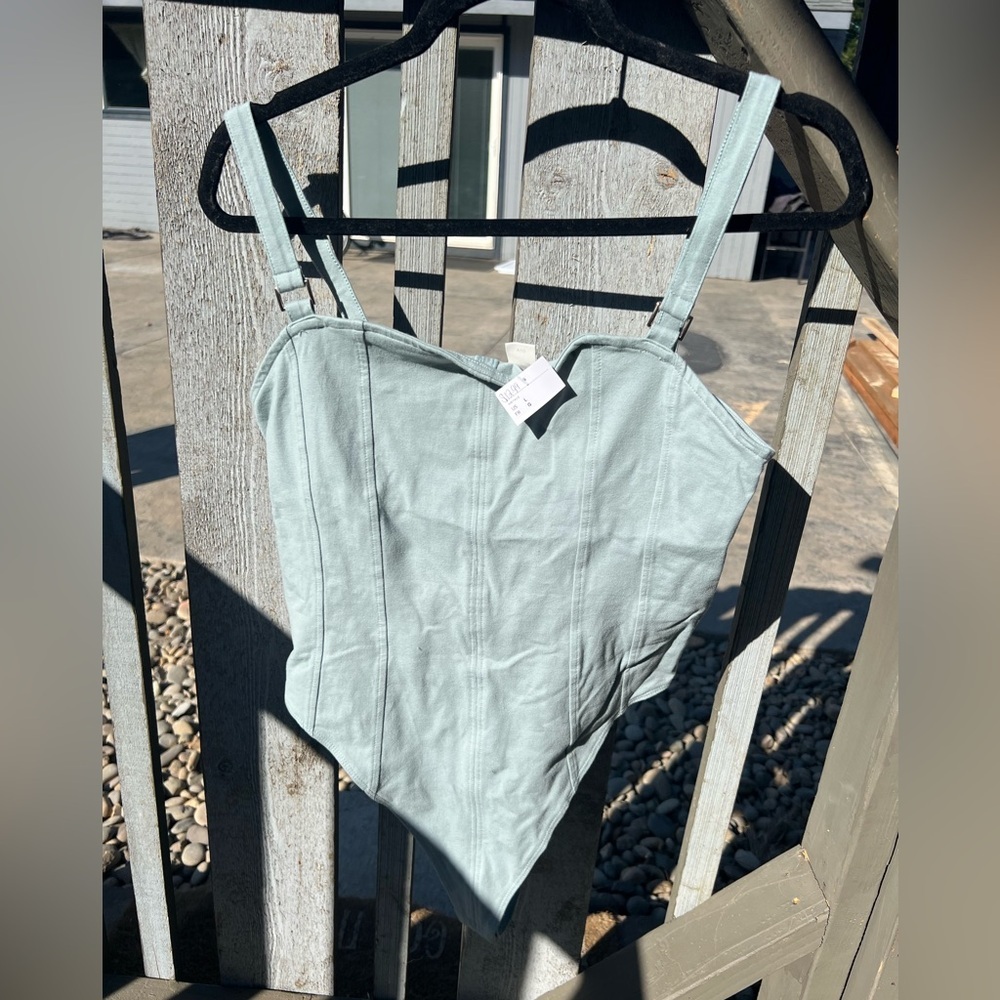 NWT Light green H&M‎ bodysuit size L